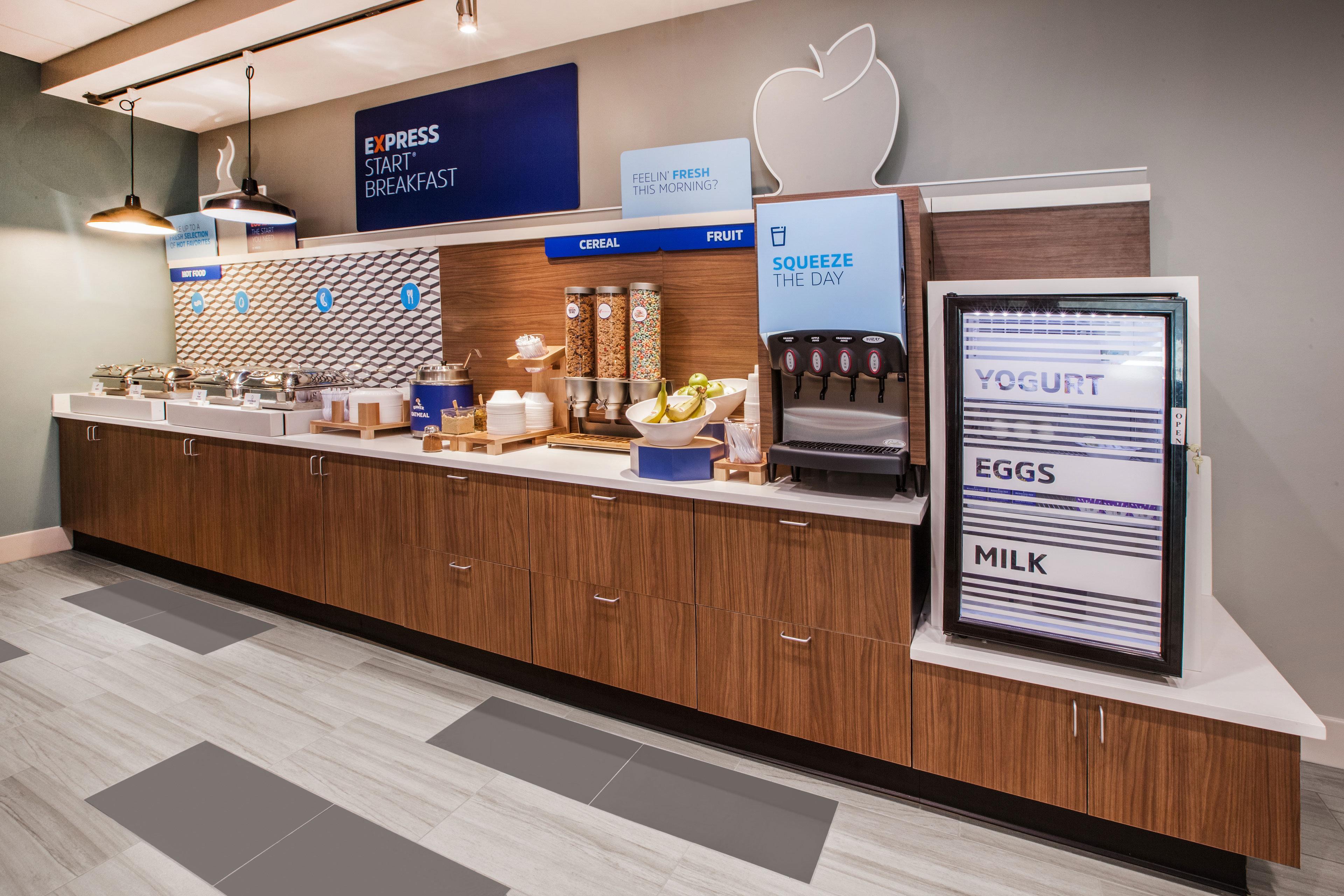 Holiday Inn Express Hotel & Suites Louisville East By Ihg Exterior foto