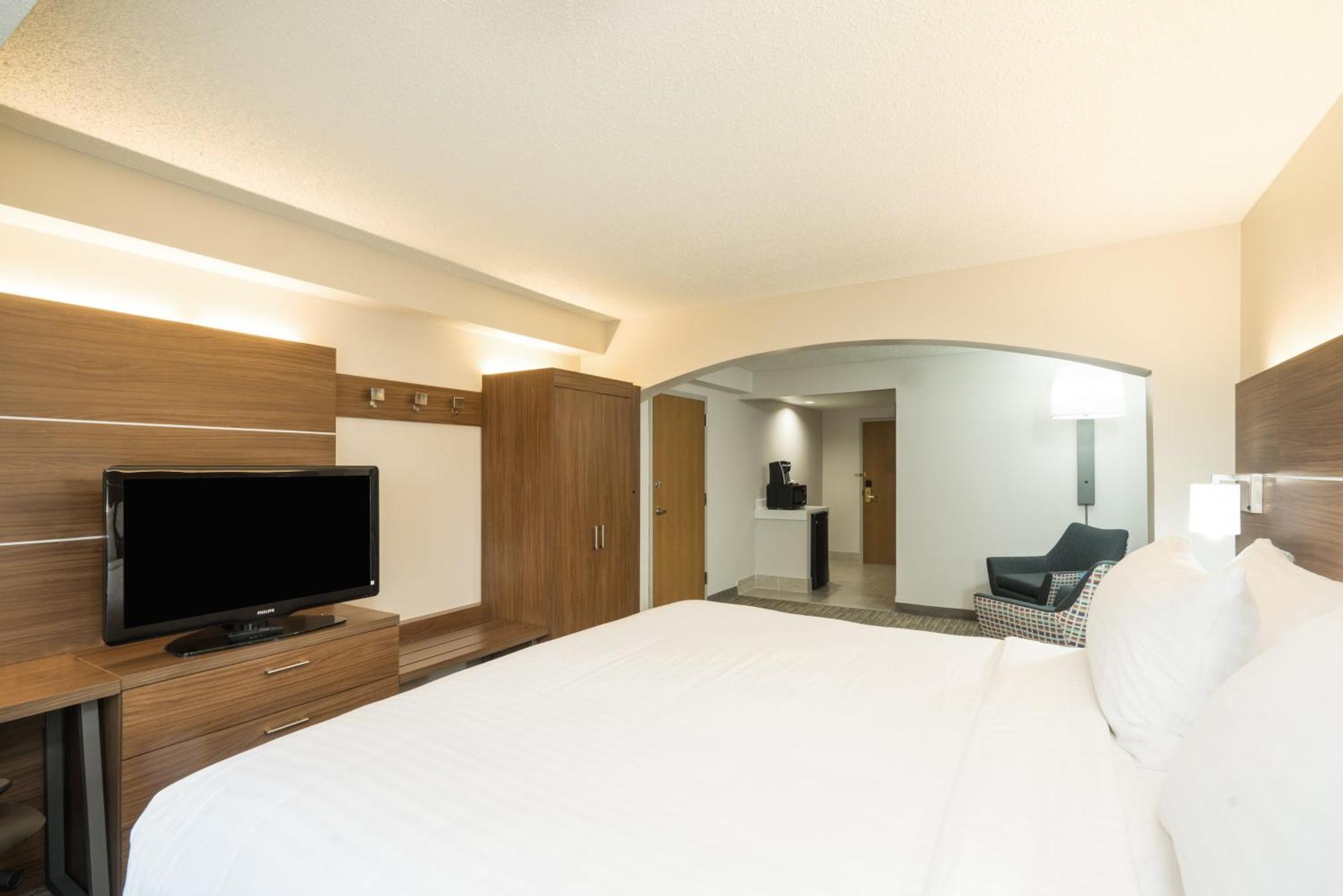 Holiday Inn Express Hotel & Suites Louisville East By Ihg Exterior foto