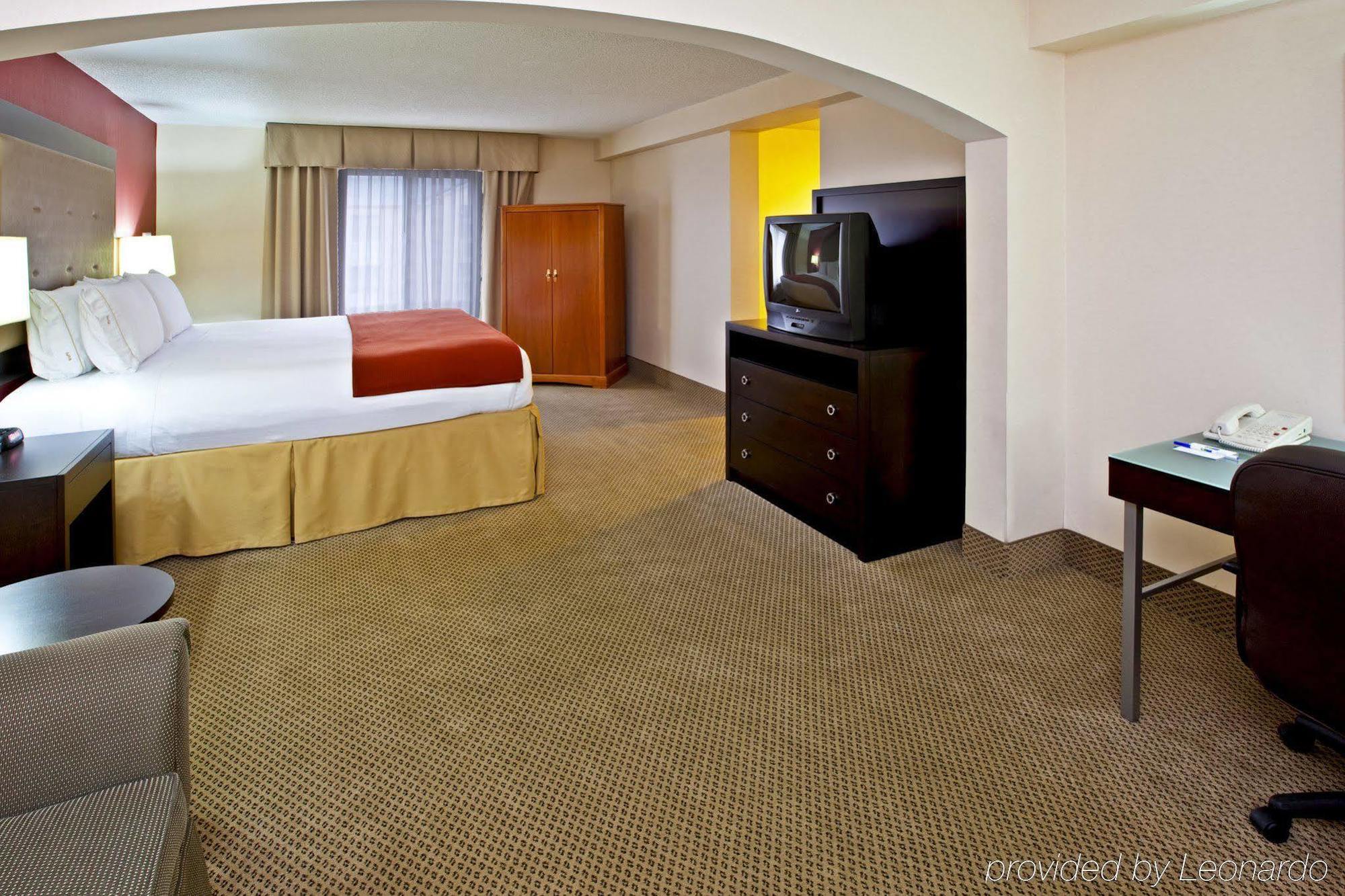 Holiday Inn Express Hotel & Suites Louisville East By Ihg Exterior foto