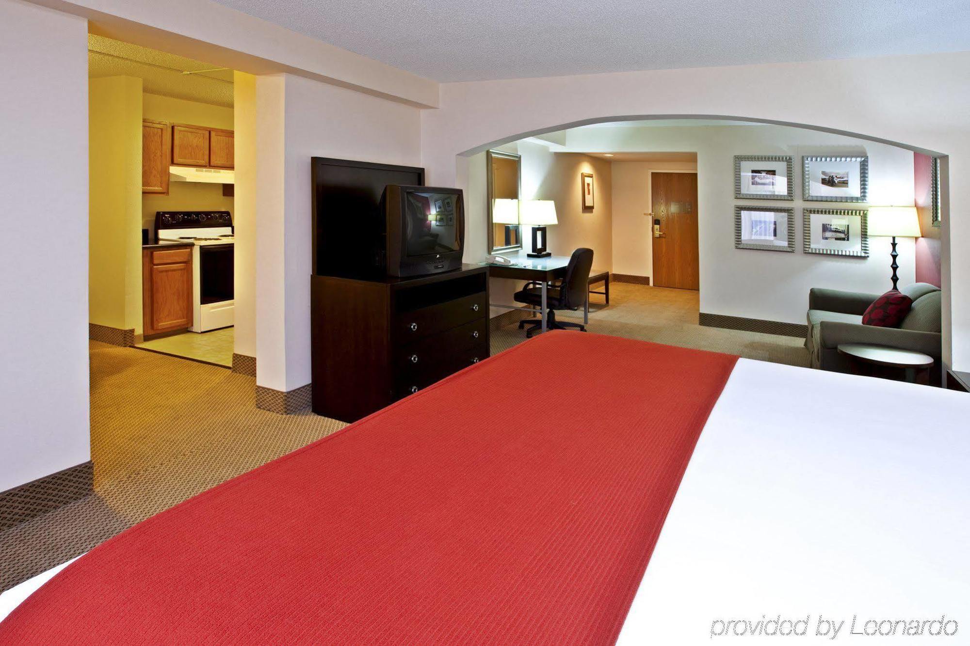 Holiday Inn Express Hotel & Suites Louisville East By Ihg Exterior foto